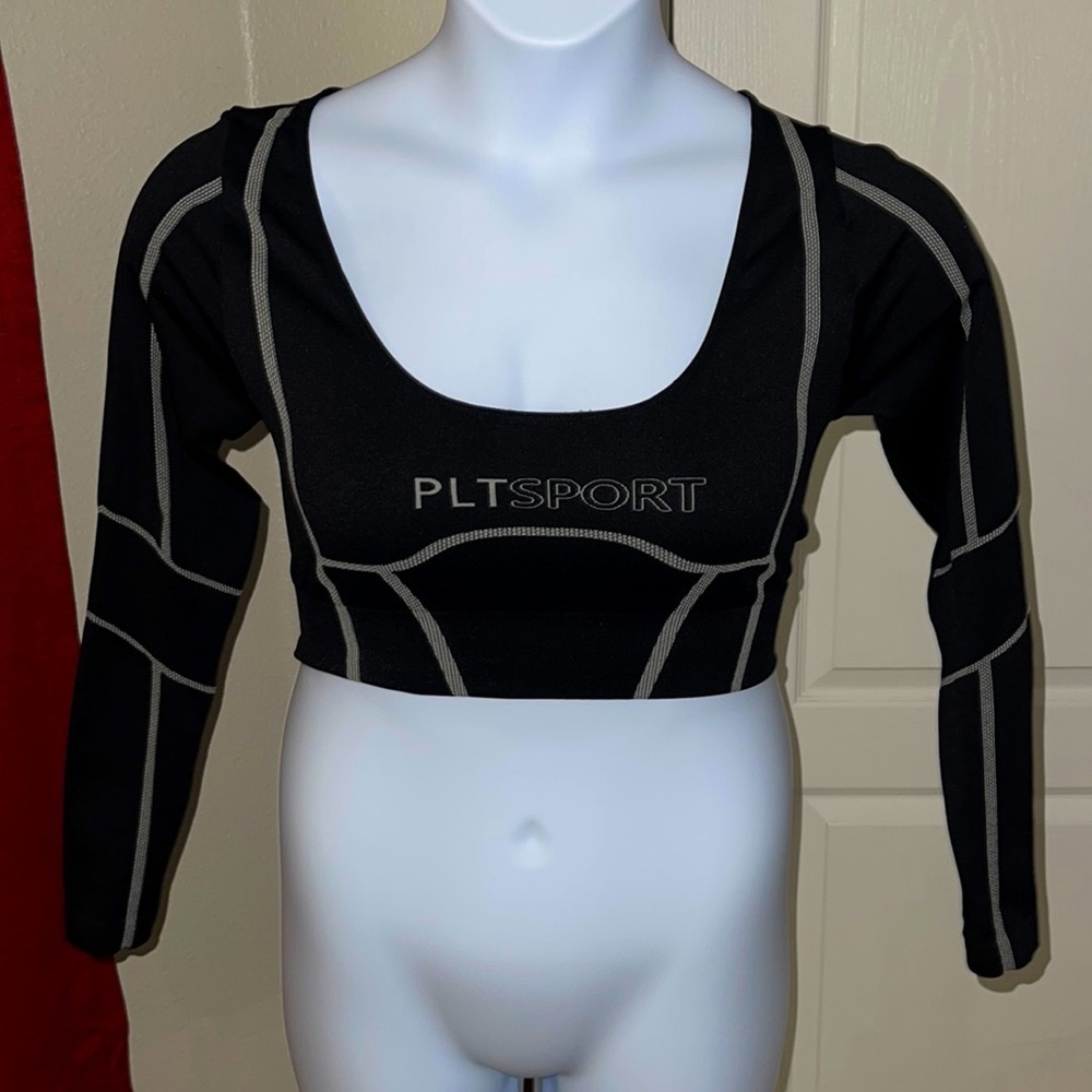 Pretty Little Thing Sports Performance Crop
